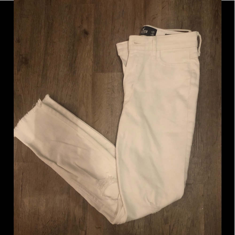 HOLLISTER White Knee-ripped jeans